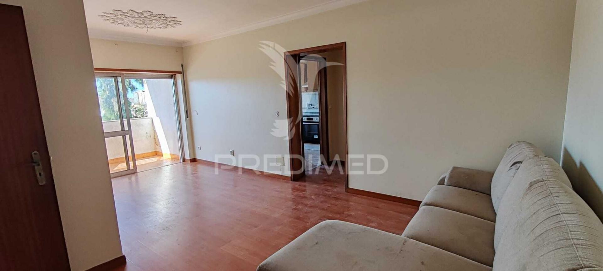 ✨ apartamento t2 com varanda em queluz – excelente oportunidade ✨