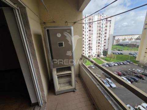 Apartamento t3 em carregado com elevador