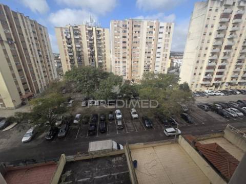 Apartamento t3 em carregado com elevador