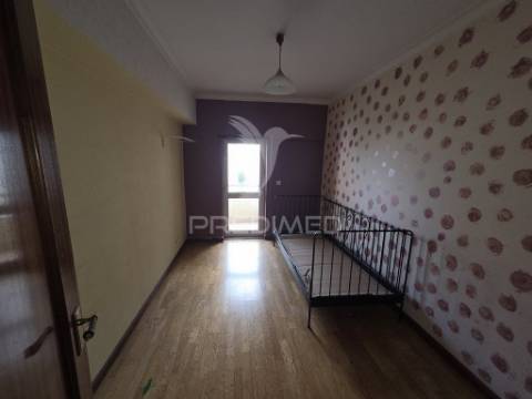 Apartamento t3 em carregado com elevador