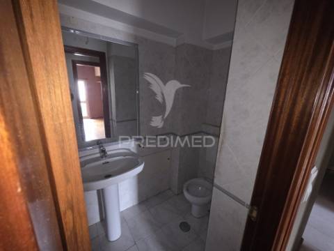 Apartamento t3 em carregado com elevador