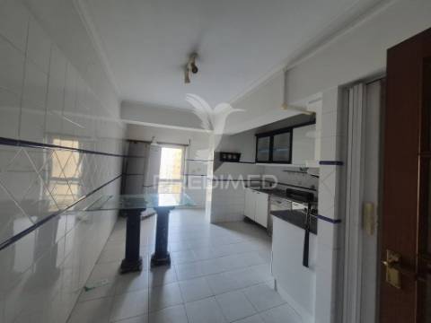 Apartamento t3 em carregado com elevador