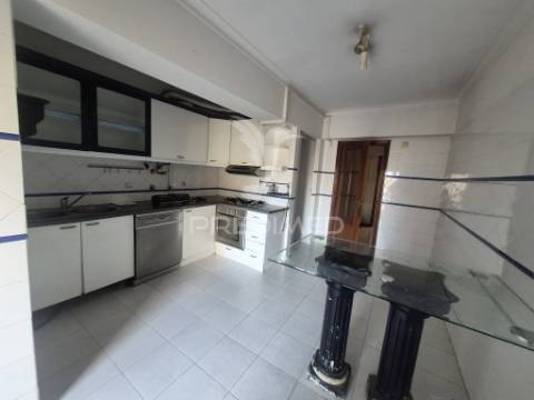 Apartamento t3 em carregado com elevador