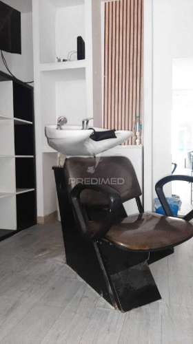 Oportunidade única de arrendamento – salão de cabeleireiro & unhas – "equipado"