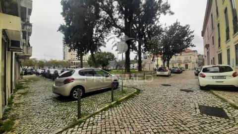 Oportunidade única de arrendamento – salão de cabeleireiro & unhas – "equipado"