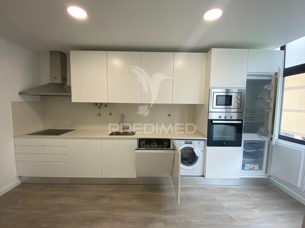 Apartamento t2 totalmente remodelado - barreiro centro