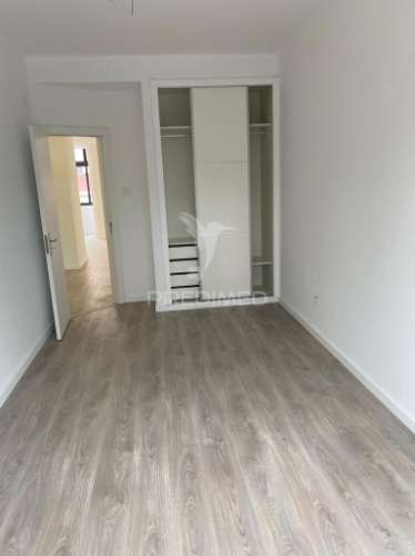 Apartamento t2 totalmente remodelado - barreiro centro