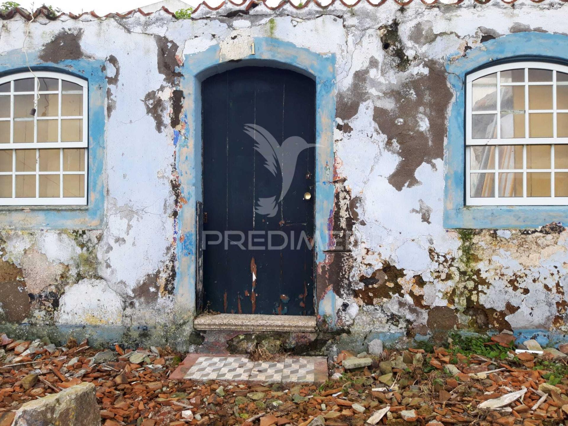 Moradia para reabilitação com vista deslumbrante – ribeirinha