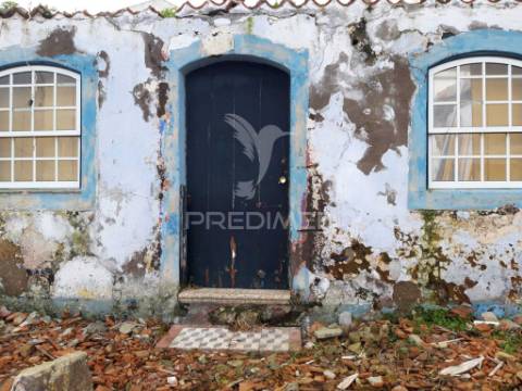 Moradia para reabilitação com vista deslumbrante – ribeirinha