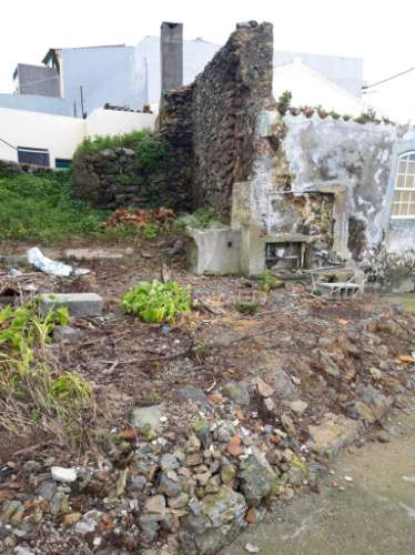 Moradia para reabilitação com vista deslumbrante – ribeirinha