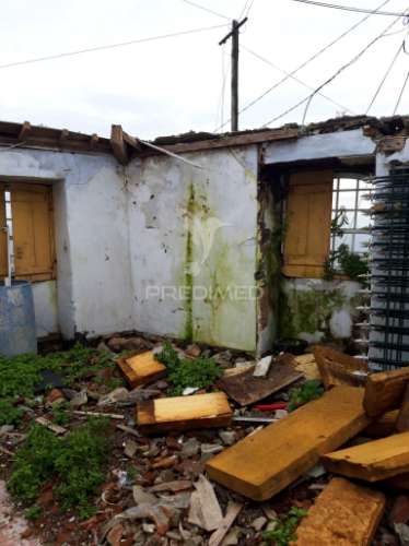 Moradia para reabilitação com vista deslumbrante – ribeirinha