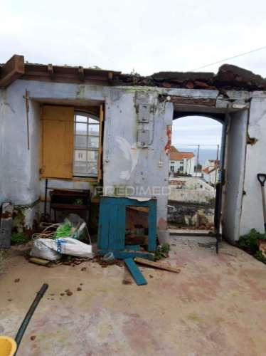 Moradia para reabilitação com vista deslumbrante – ribeirinha