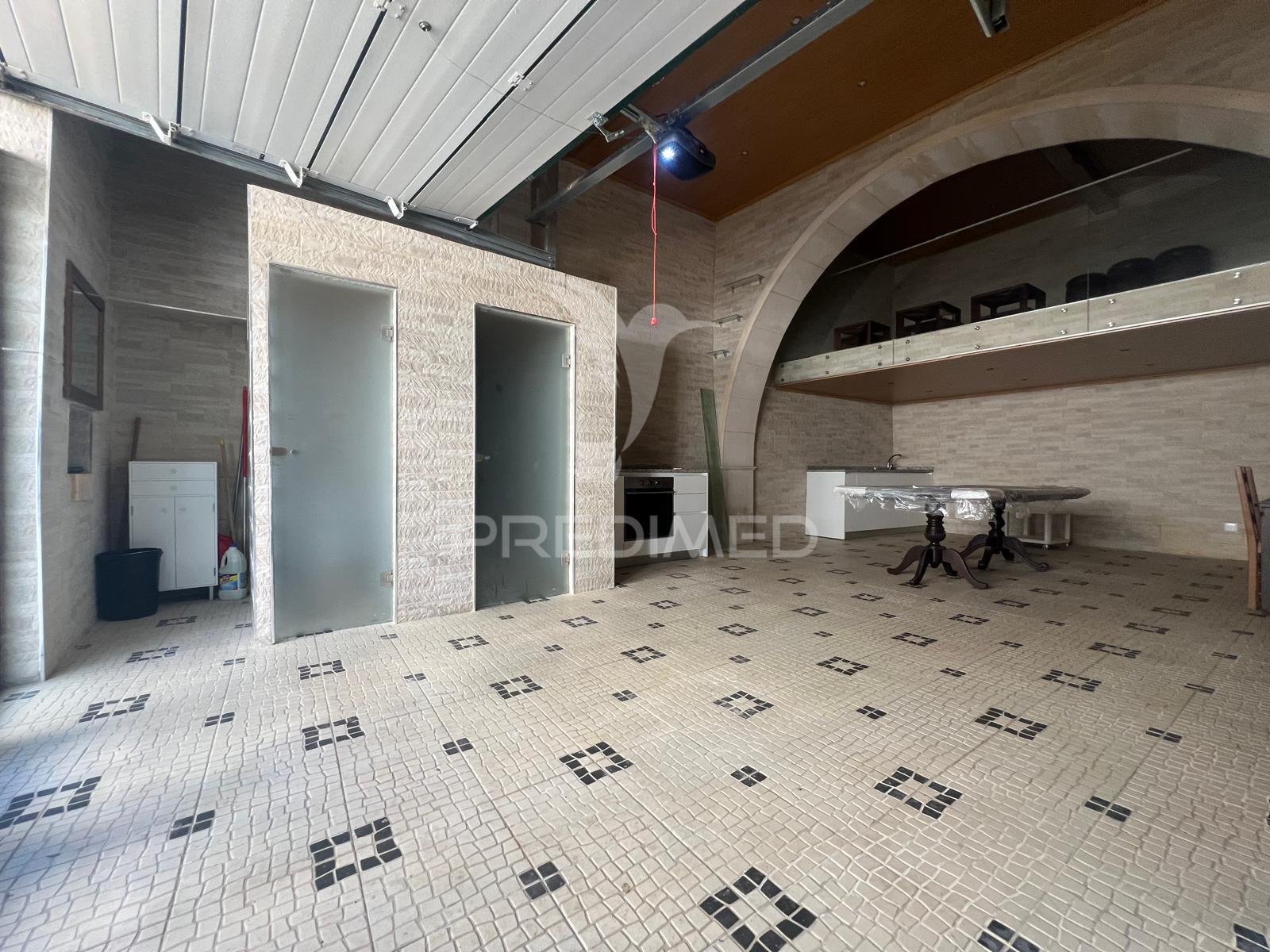 Espaço multiusos no centro de palmela