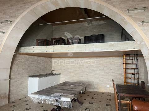 Espaço multiusos no centro de palmela