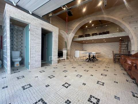 Espaço multiusos no centro de palmela