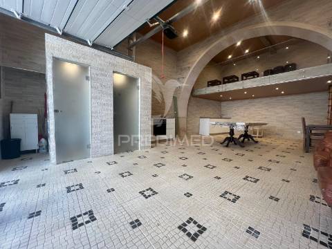 Espaço multiusos no centro de palmela