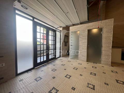 Espaço multiusos no centro de palmela