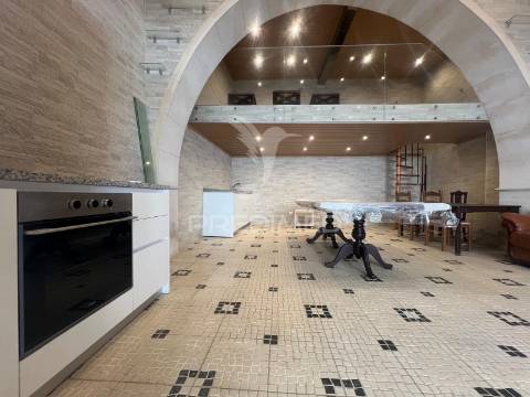 Espaço multiusos no centro de palmela