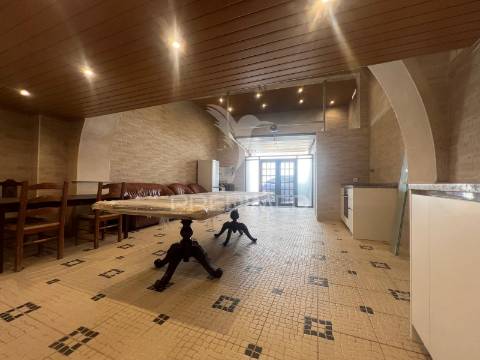 Espaço multiusos no centro de palmela