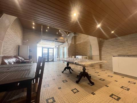 Espaço multiusos no centro de palmela