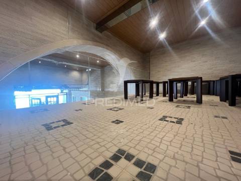 Espaço multiusos no centro de palmela