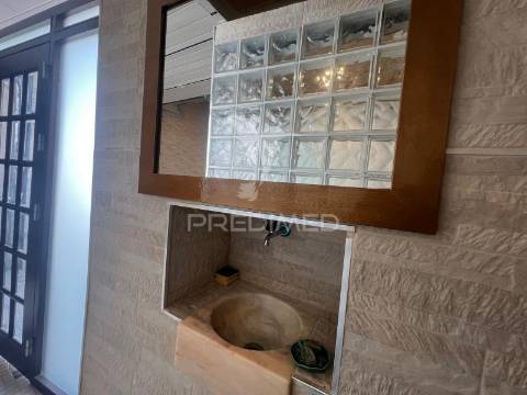 Espaço multiusos no centro de palmela