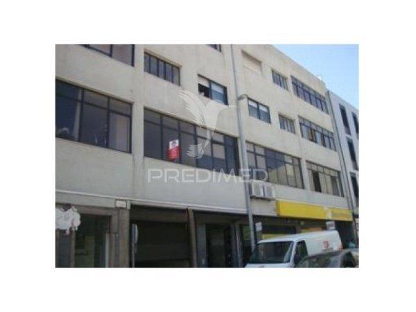 Espaço comercial com 806 m² para venda em rio tinto – excelente oportunidade de investimento