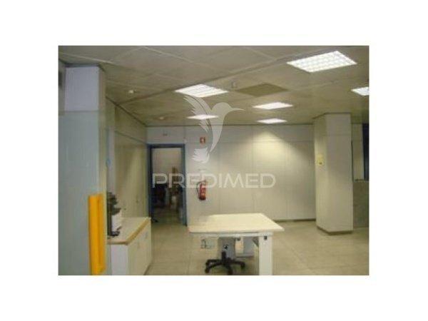 Espaço comercial com 806 m² para venda em rio tinto – excelente oportunidade de investimento