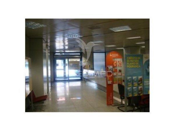 Espaço comercial com 806 m² para venda em rio tinto – excelente oportunidade de investimento