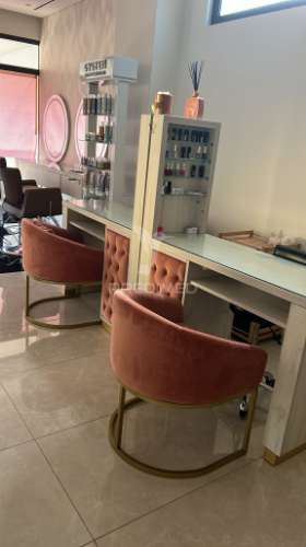 Arrenda-se cabeleireiro totalmente equipado – amparo funchal.