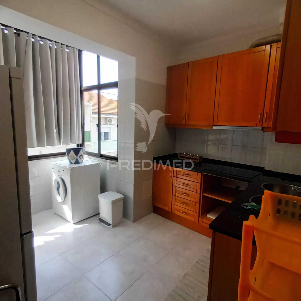 Arrendo t1 mobilado seixal