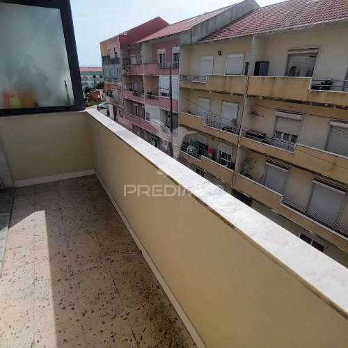 Arrendo t1 mobilado seixal