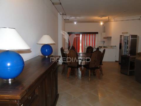 Apartamento/arrendamento para alojamento de funcionários em ferreiras