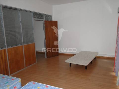 Apartamento/arrendamento para alojamento de funcionários em ferreiras