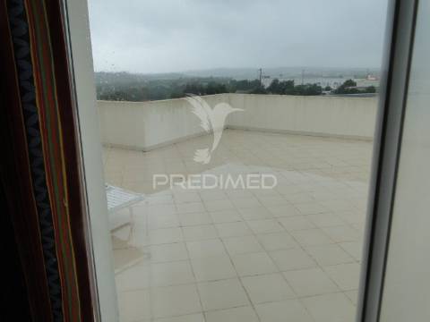 Apartamento/arrendamento para alojamento de funcionários em ferreiras