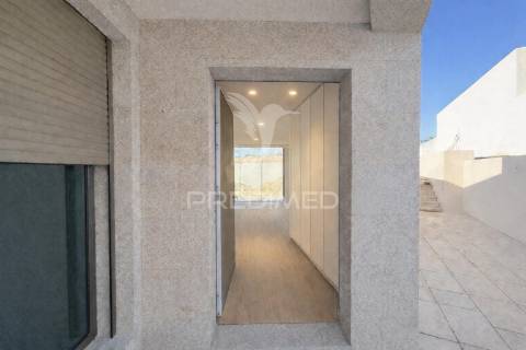 Apartamento t3 | piscina | ginásio | box 2 carros | madalena