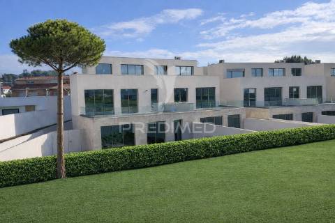 Apartamento t3 | piscina | ginásio | box 2 carros | madalena