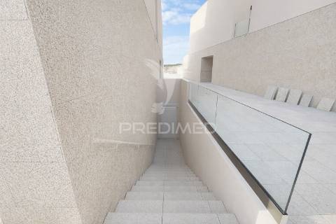 Apartamento t3 | piscina | ginásio | box 2 carros | madalena