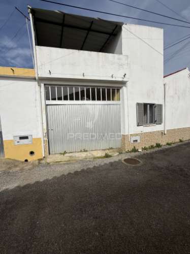 Moradia t2 com garagem – póvoa das mós, pernes | santarém