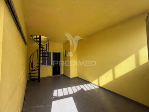 Moradia t2 com garagem – póvoa das mós, pernes | santarém