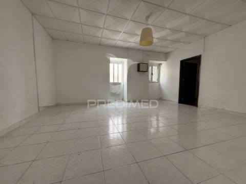 Moradia t2 com garagem – póvoa das mós, pernes | santarém