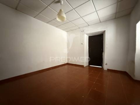 Moradia t2 com garagem – póvoa das mós, pernes | santarém