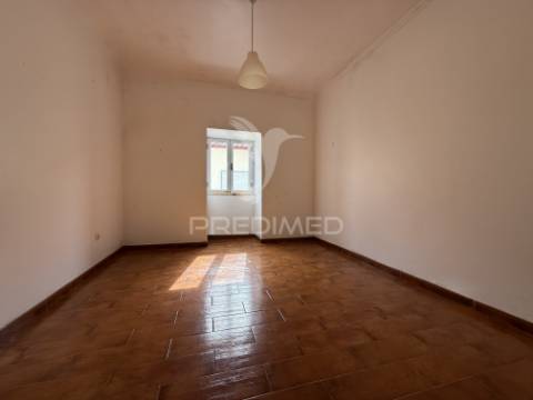 Moradia t2 com garagem – póvoa das mós, pernes | santarém