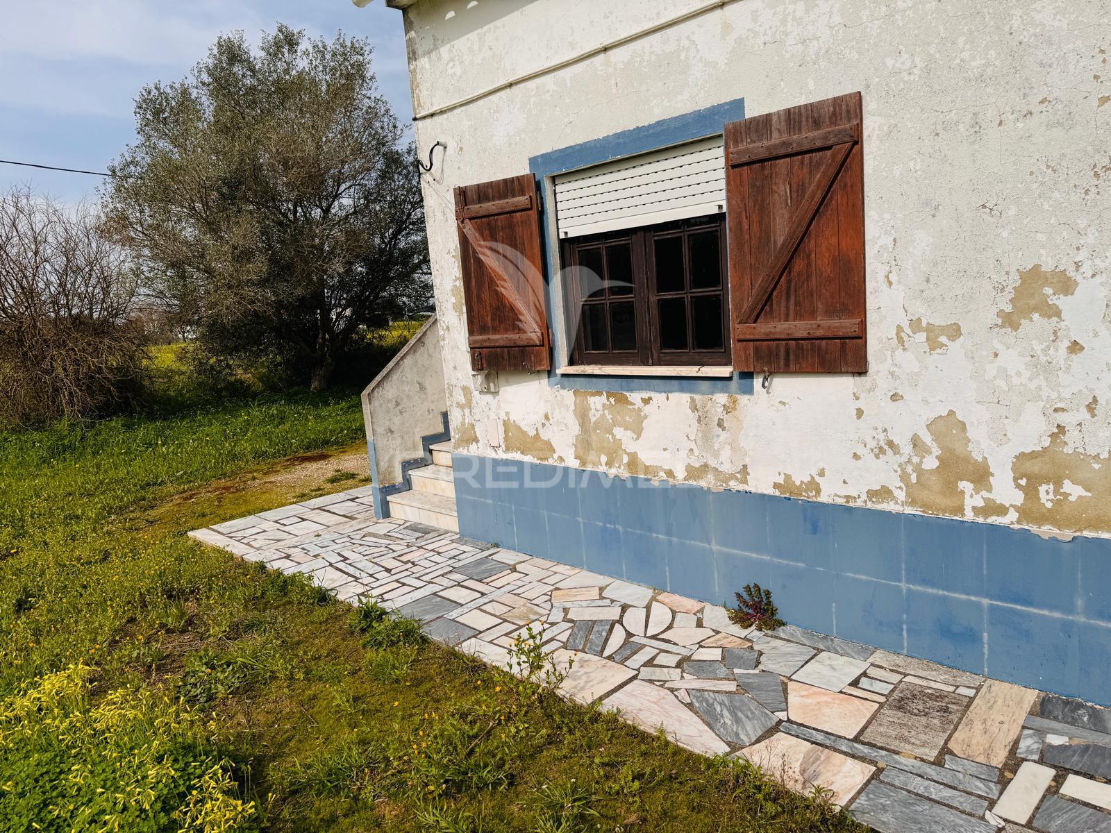 Moradia de campo na quinta do anjo – terreno com 4.520 m²