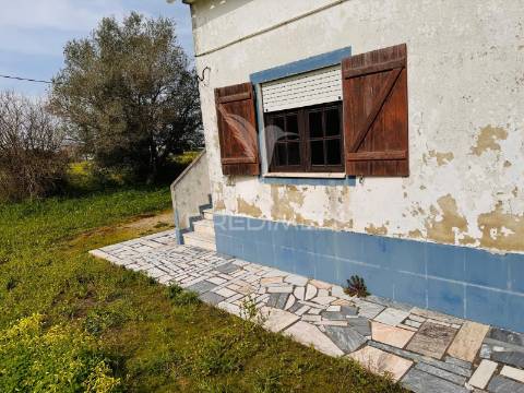 Moradia de campo na quinta do anjo – terreno com 4.520 m²