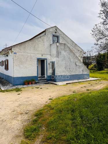 Moradia de campo na quinta do anjo – terreno com 4.520 m²