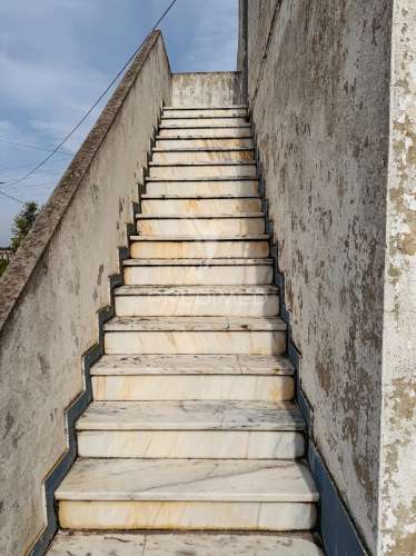 Moradia de campo na quinta do anjo – terreno com 4.520 m²