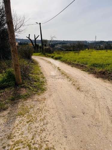 Moradia de campo na quinta do anjo – terreno com 4.520 m²