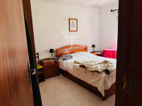 Moradia de campo na quinta do anjo – terreno com 4.520 m²