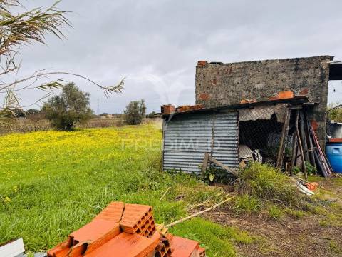 Moradia de campo na quinta do anjo – terreno com 4.520 m²